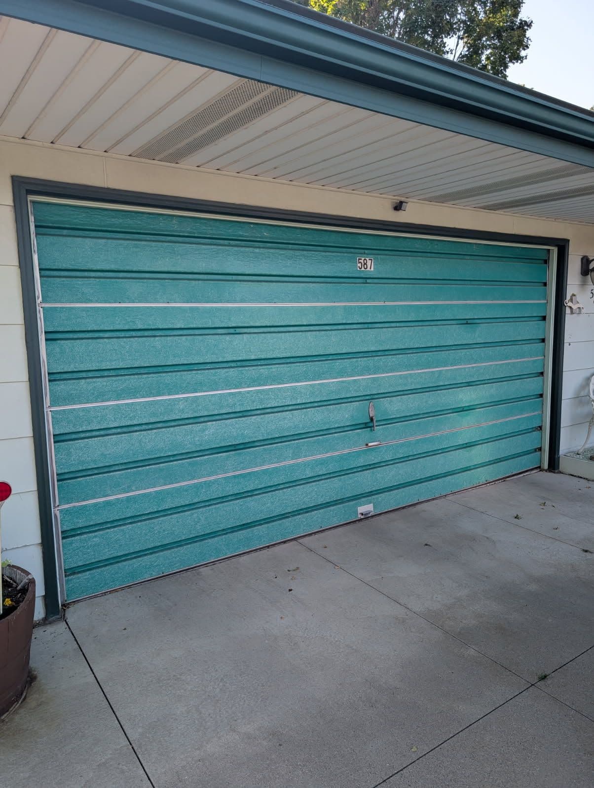 Gallery photos for Sleek New Garage Door Installed in New Brighton: Image #1