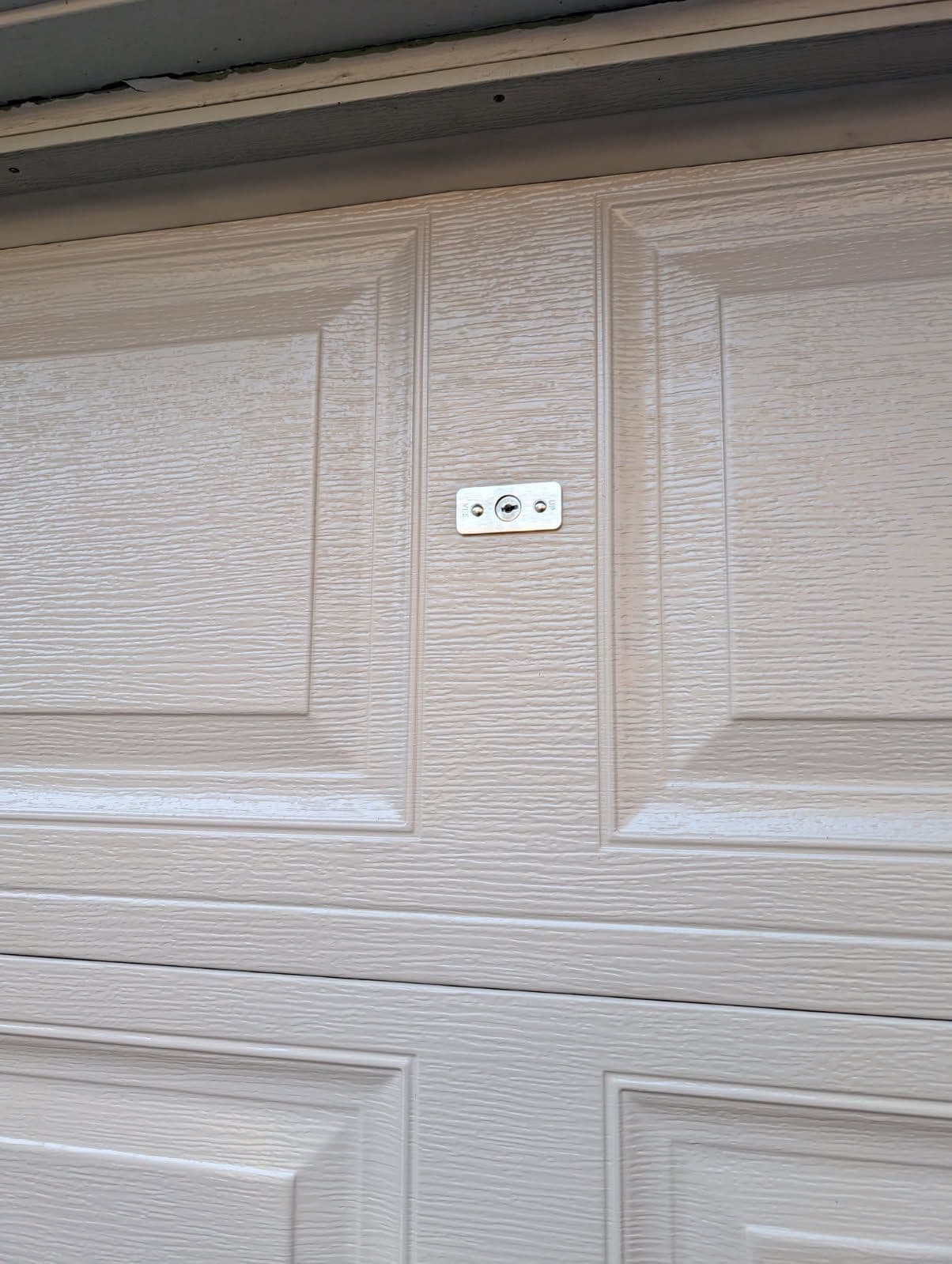 Enhance Your Home Security with Our Durable Garage Door Locks image